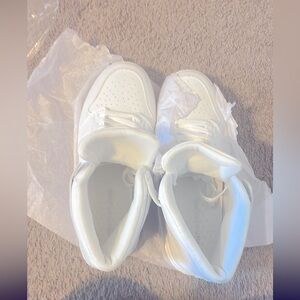 PrettyLittleThing High Top Platform Trainer